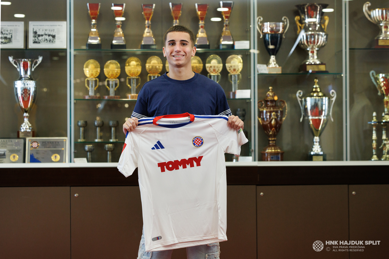 Iker Almena novi je igrač Hajduka!