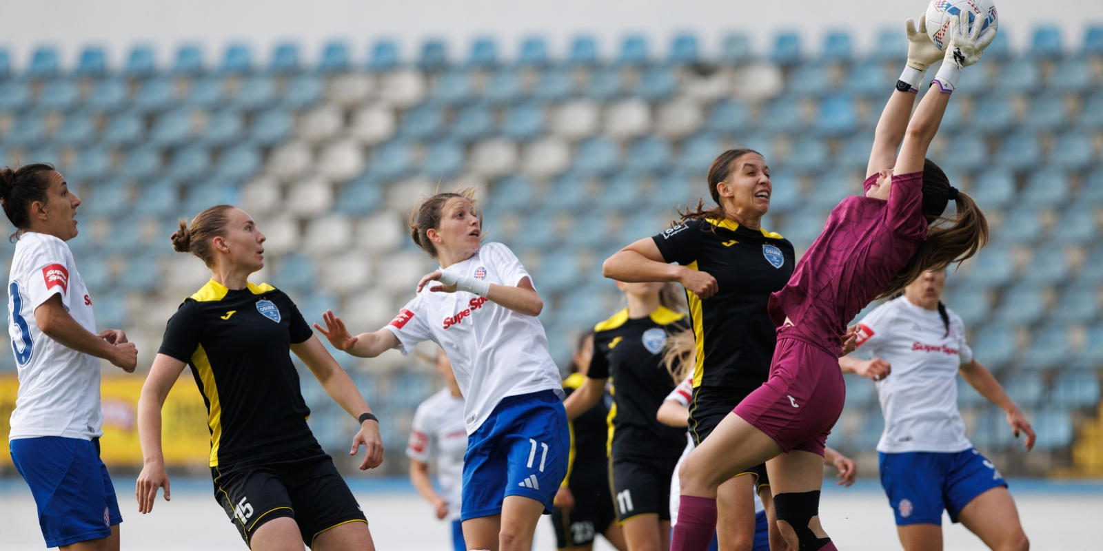 Women's football team was defeated in the Cup final
